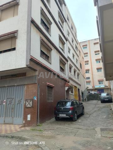 Maison titré 110 m² 3 étages 3 garages à Branes 1