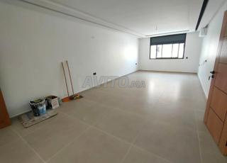 شقة مجددة حديثًا في حي أكدال الراقي، الرباط