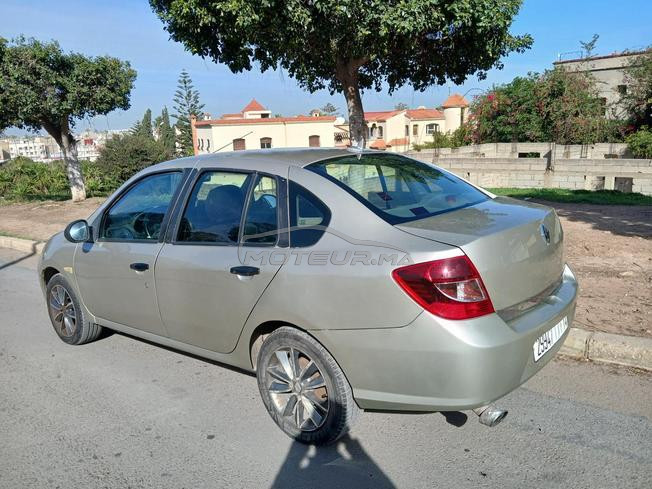 Voiture symbol en bon état à vendre