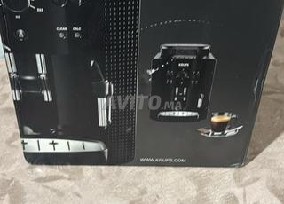 ماكينة قهوة مع مطحنة