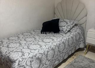 Lit matelas table de nuit