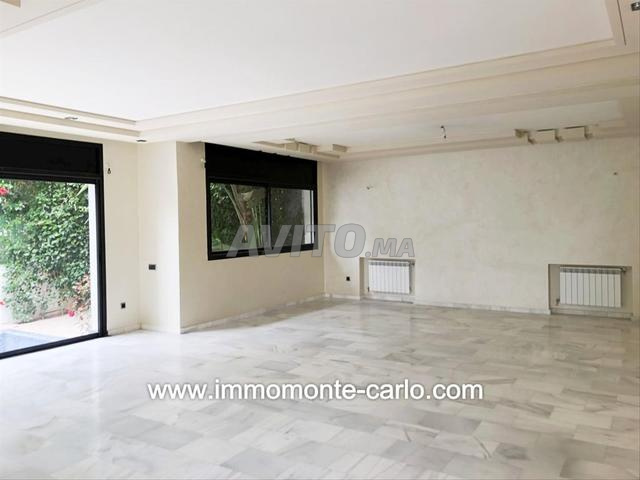 فيلا جديدة عصرية مع مسبح في حي الرياض - 2