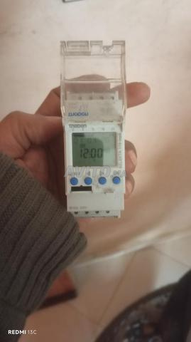 ساعة كهربائية