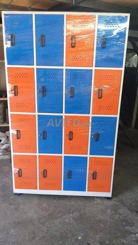 Vestiaires métalliques avec 2\3\4 portes sécurisés