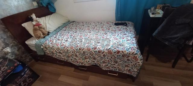 خزانة وملحقين من خشب الأرز