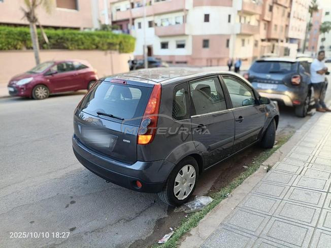 ford fiesta en très bon état 