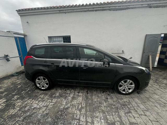 Peugeot 5008 Bleu HDi 2.0 150ch 7 places
