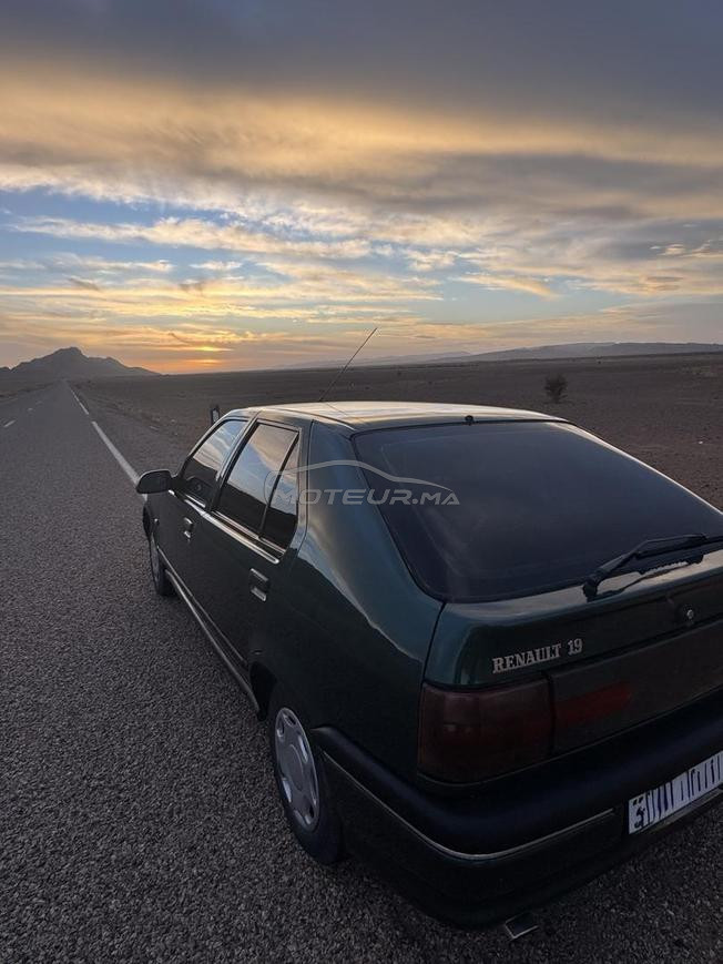 Renault R19 Essence Manuelle 1995 à Zagora