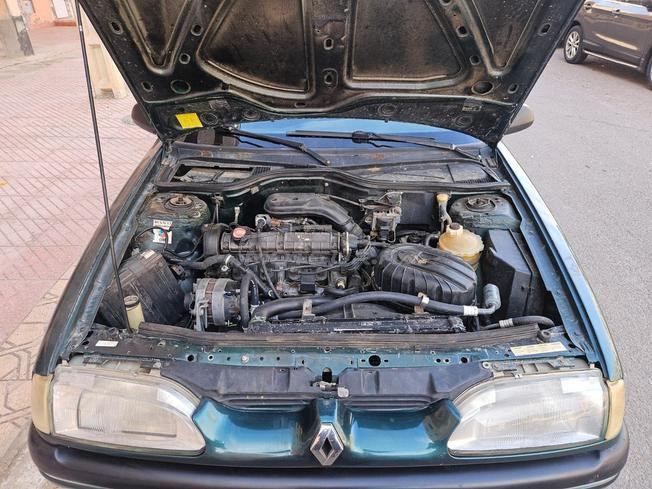 Renault R19 Essence Manuelle 1995 à Zagora