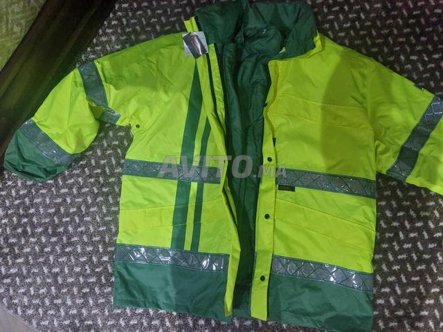 جاكيت وحذاء عمل أصلي