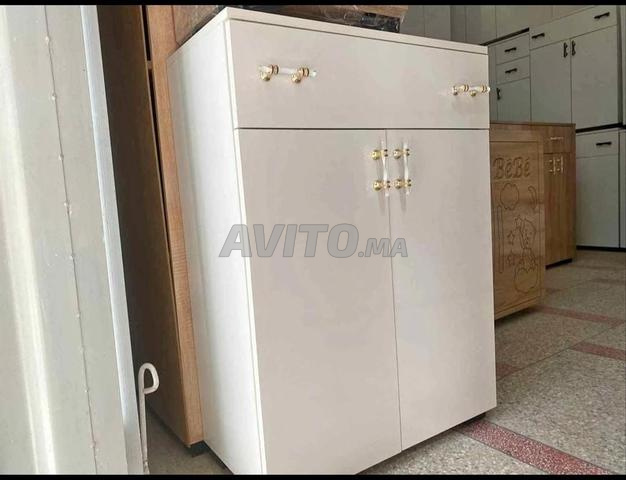 خزانة أحذية عملية. اغتنم الفرصة