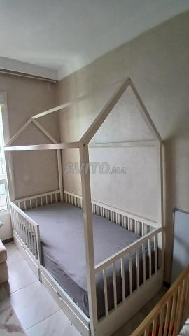 سرير للأطفال