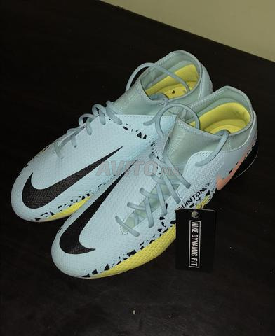 حذاء نايك بانتوم