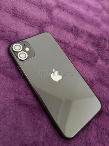 ايفون 11 بحالة جيدة