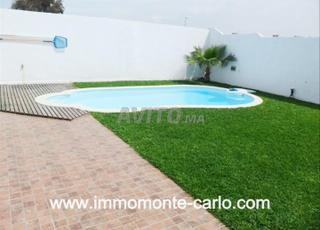 Villa meublée avec piscine de plage à Sid Abed