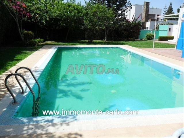 Villa avec piscine et chauffage central à Hay Riad