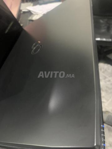 كمبيوتر محمول للبيع