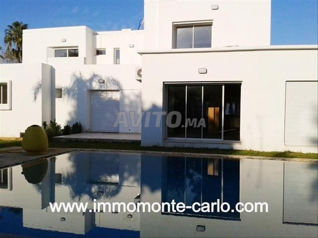 Location villa neuve avec piscine à Souissi