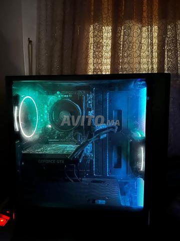 جهاز كمبيوتر مخصص للألعاب للبيع