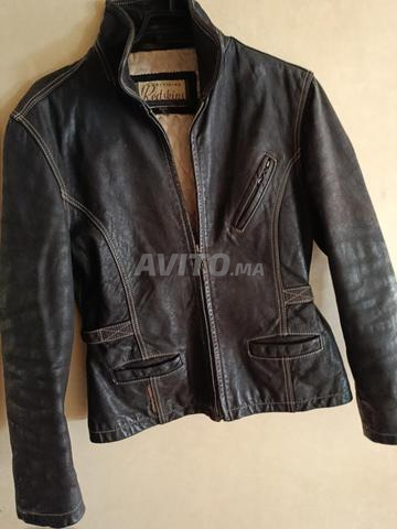 سترة جلد ريدسكين نسائية رائعة بقصة ضيقة