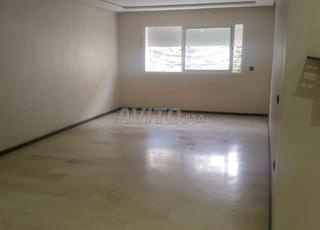 شقة مع شرفة