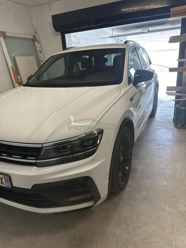 VOLKSWAGEN PREMIÈRE MAIN TIGUAN R-LINE