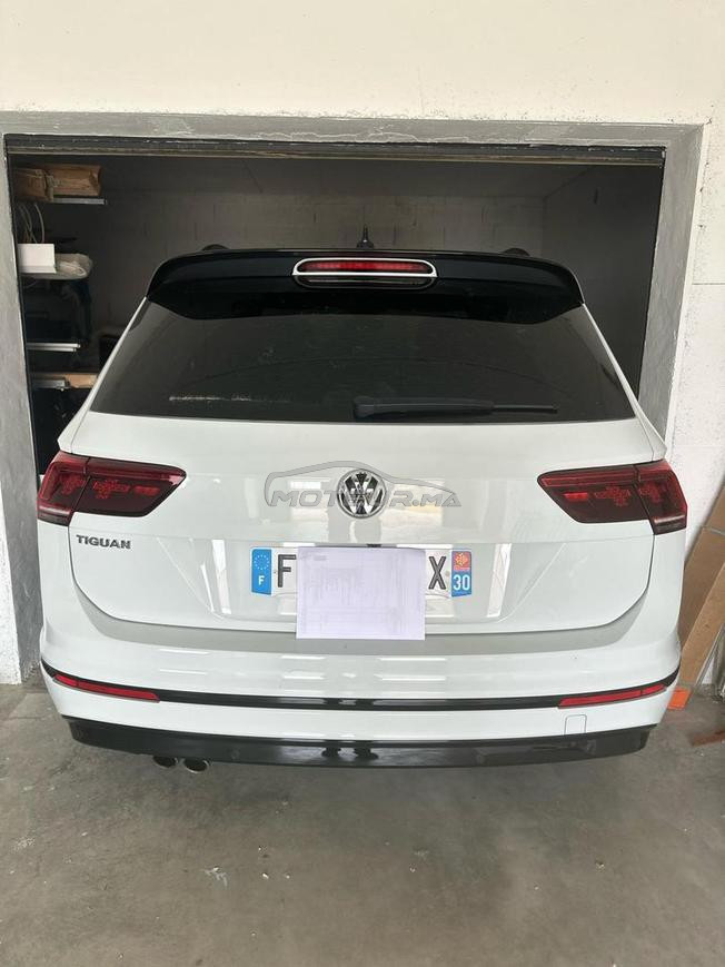 VOLKSWAGEN PREMIÈRE MAIN TIGUAN R-LINE