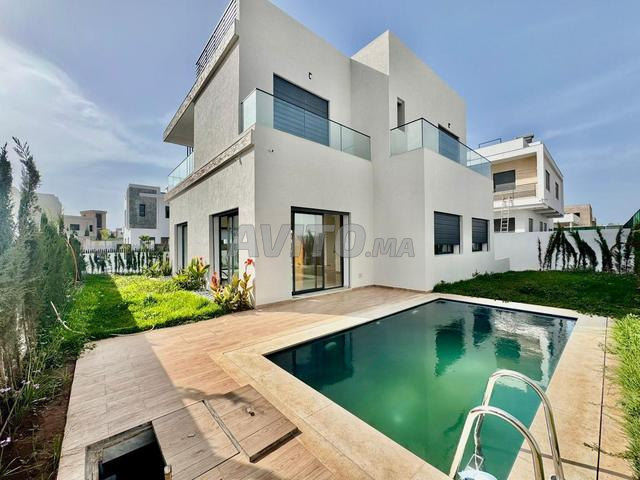 Villa neuve haut standing à vendre à Dar Bouazza 