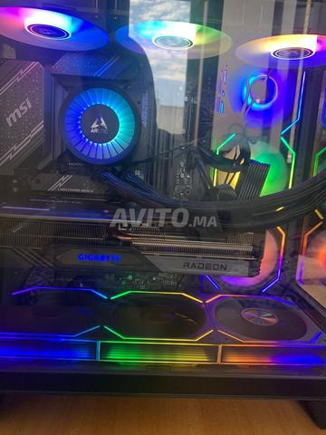 حاسوب ألعاب مع شاشة