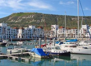 أرض تجارية للبيع