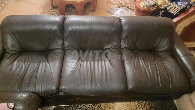 كراسي بذراعين من الجلد الطبيعي