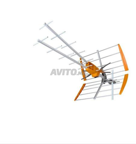 هوائي V ZENIT UHF TELEVES الأصلي