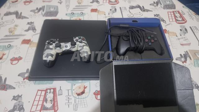 بلاي ستيشن 4 سليم بحالة جيدة مع كاميرا