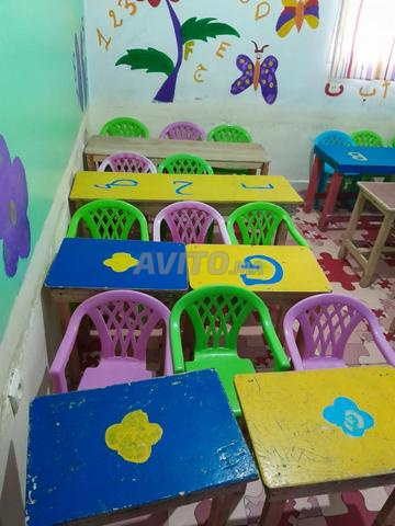 طاولات وكراسي مدرسية. للروض، التعليم الأولي