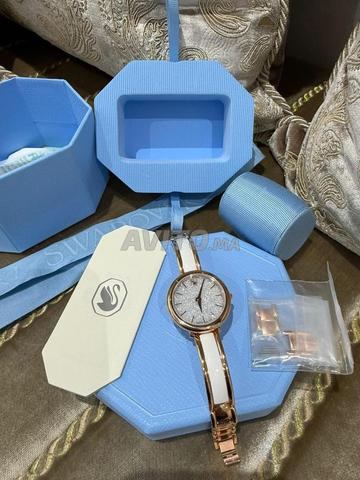 ساعة سواروفسكي نسائية