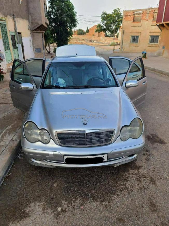 Mercedes-Benz 220 Diesel Manuelle 2002 à Tan-Tan