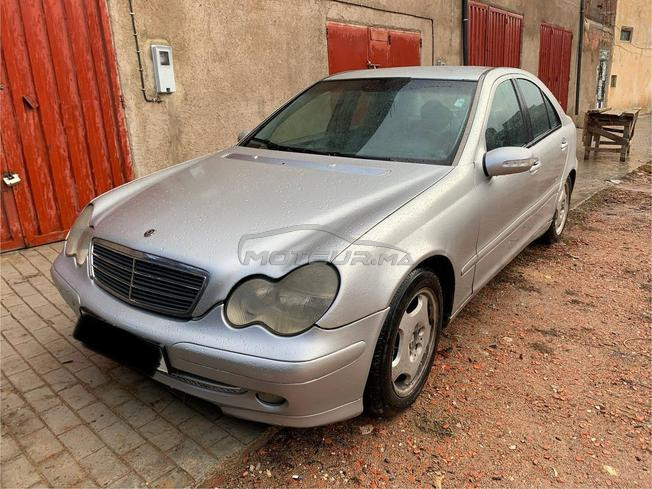 Mercedes-Benz 220 Diesel Manuelle 2002 à Tan-Tan