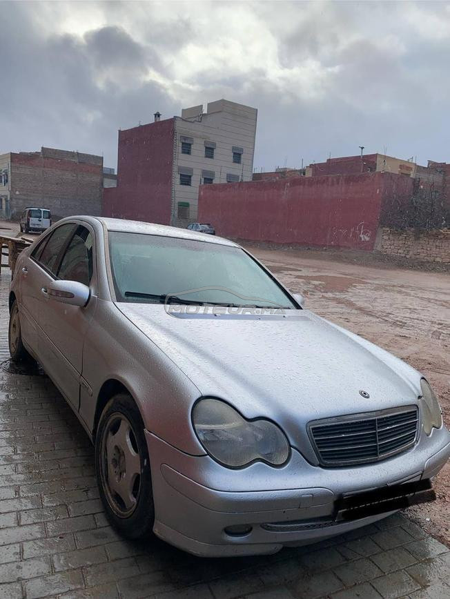 Mercedes-Benz 220 Diesel Manuelle 2002 à Tan-Tan