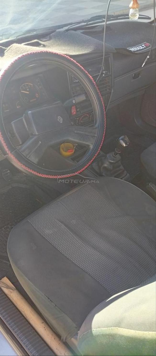 Renault R19