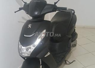 moto scooter Peugeot avendre