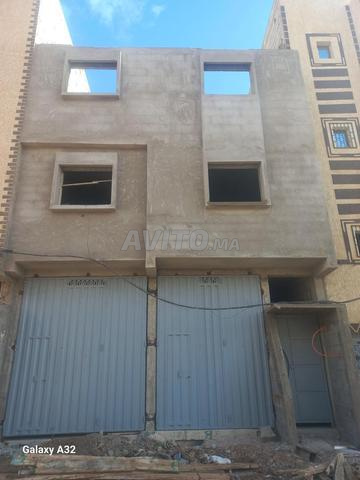 Maison commerciale à 84 près de la mosquée