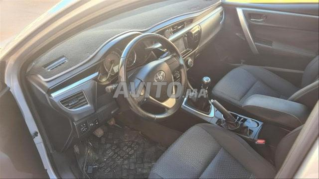 تويوتا كورولا ديزل يدوية 2016 في دار بوعزة - 2