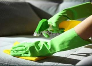 عاملة منزلية مربية