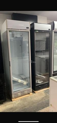 ثلاجة بباب واحد و 3 أبواب