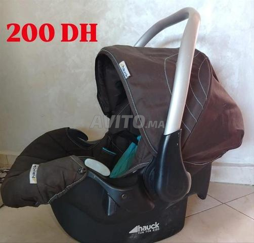 كرسي أطفال للسيارة