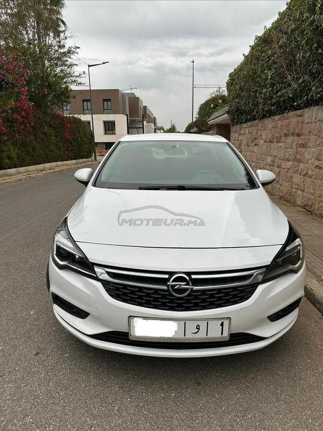 Opel Astra Diesel Manuelle 2020 à Rabat