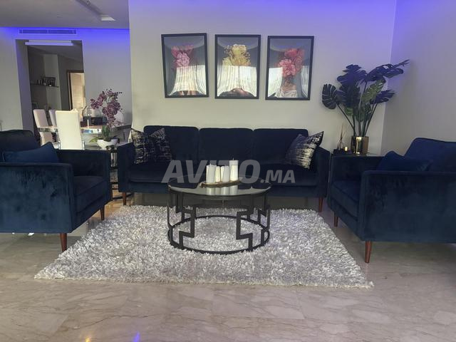 صالون أزرق من المخمل 5 إلى 6 مقاعد