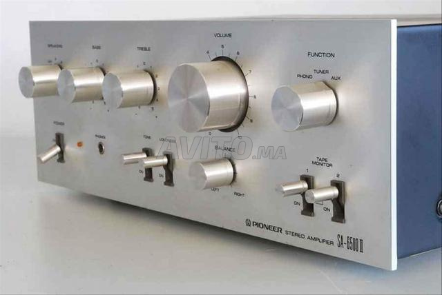 مضخم صوت بايونير عتيق