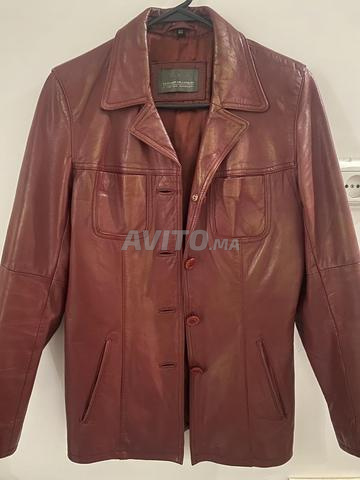 سترة جلدية للنساء