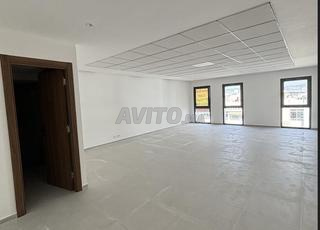 مكتب للإيجار